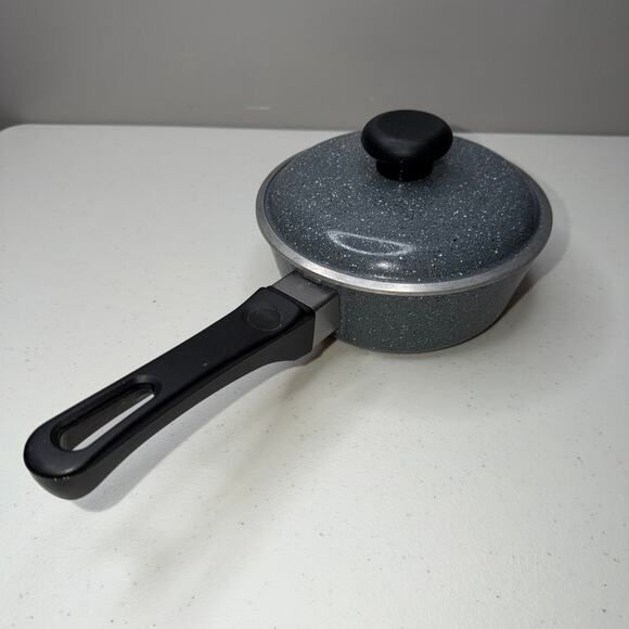 1970s Club Cast Aluminum 1 Quart Saucepan and Lid Speckled Grey Club Cooking Pan - Picture 2 of 9
